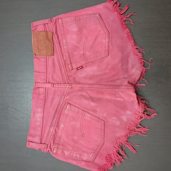 Levi's Pink Star Wars Jean Shorts - Picture 5 of 7